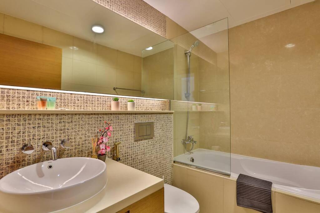 Lux 1Br 2 Min To Burj Khalifa Διαμέρισμα Ντουμπάι Εξωτερικό φωτογραφία
